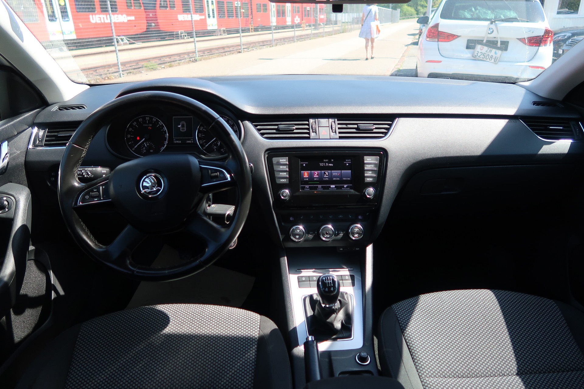 SKODA Octavia Combi 2.0 TDI Ambition 4x4-image-6