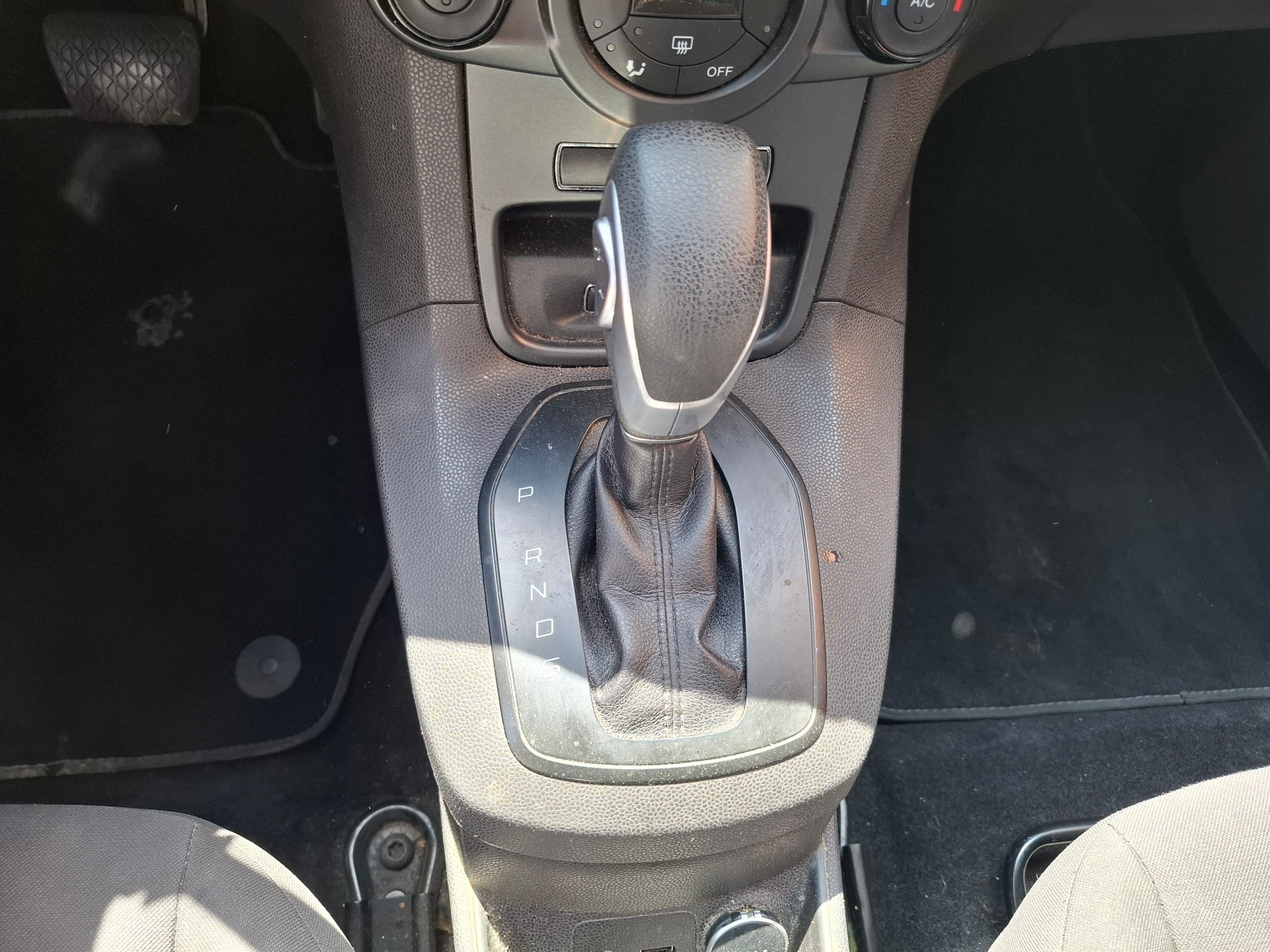 FORD Fiesta 1.0 SCTi Trend PowerShift-image-10