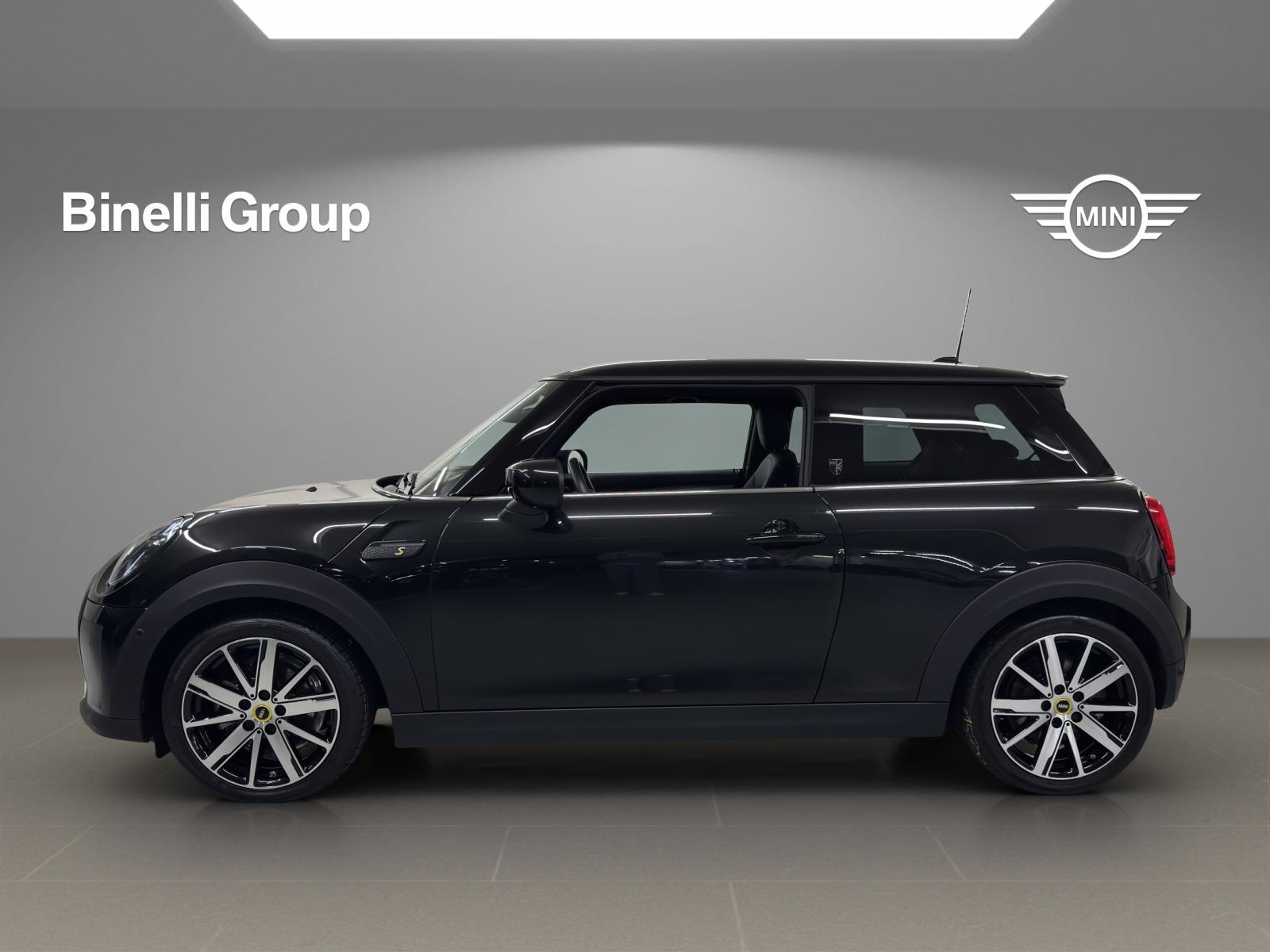 MINI Cooper SE-showroom-element-1