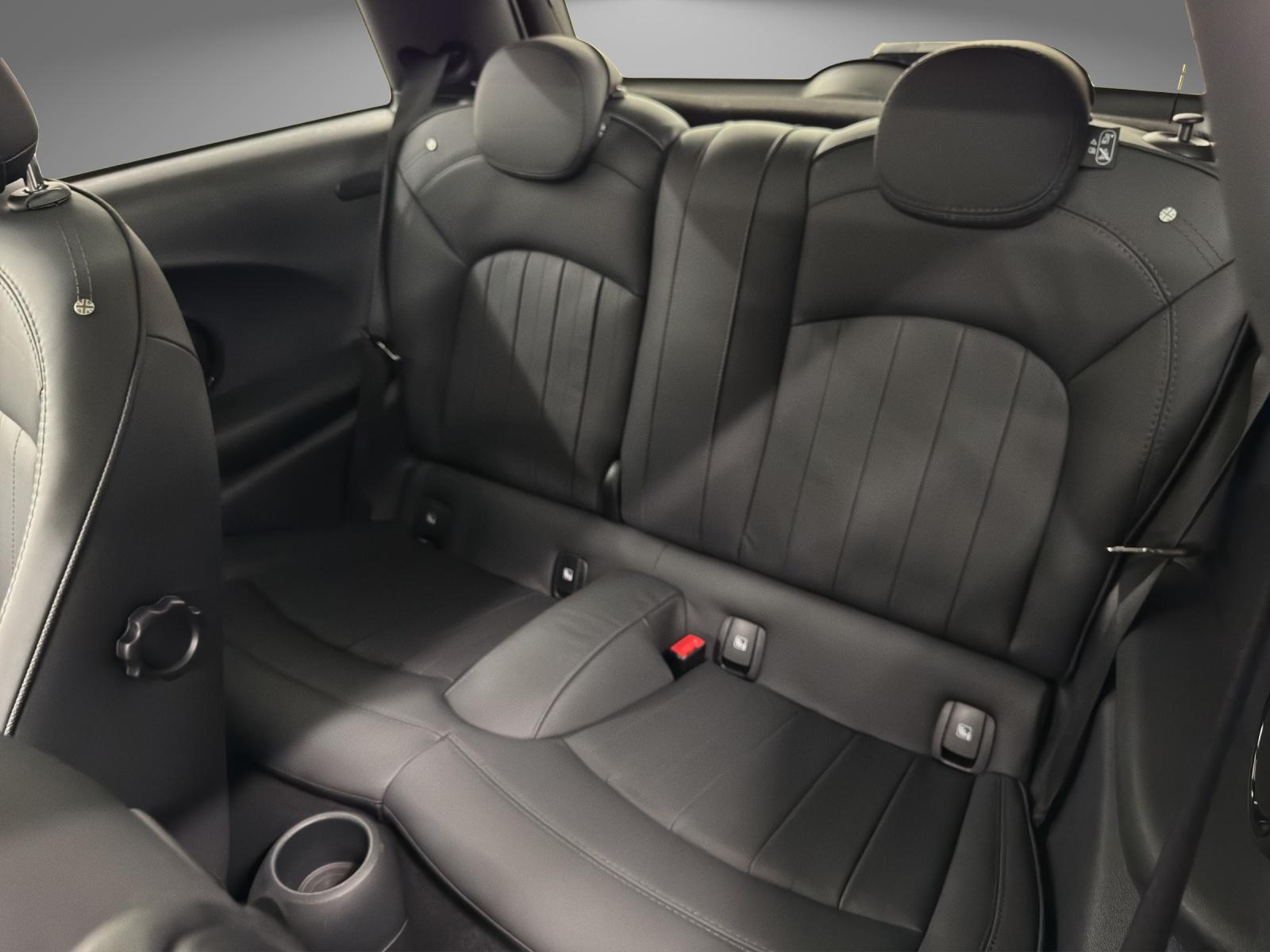 MINI Cooper SE-image-13