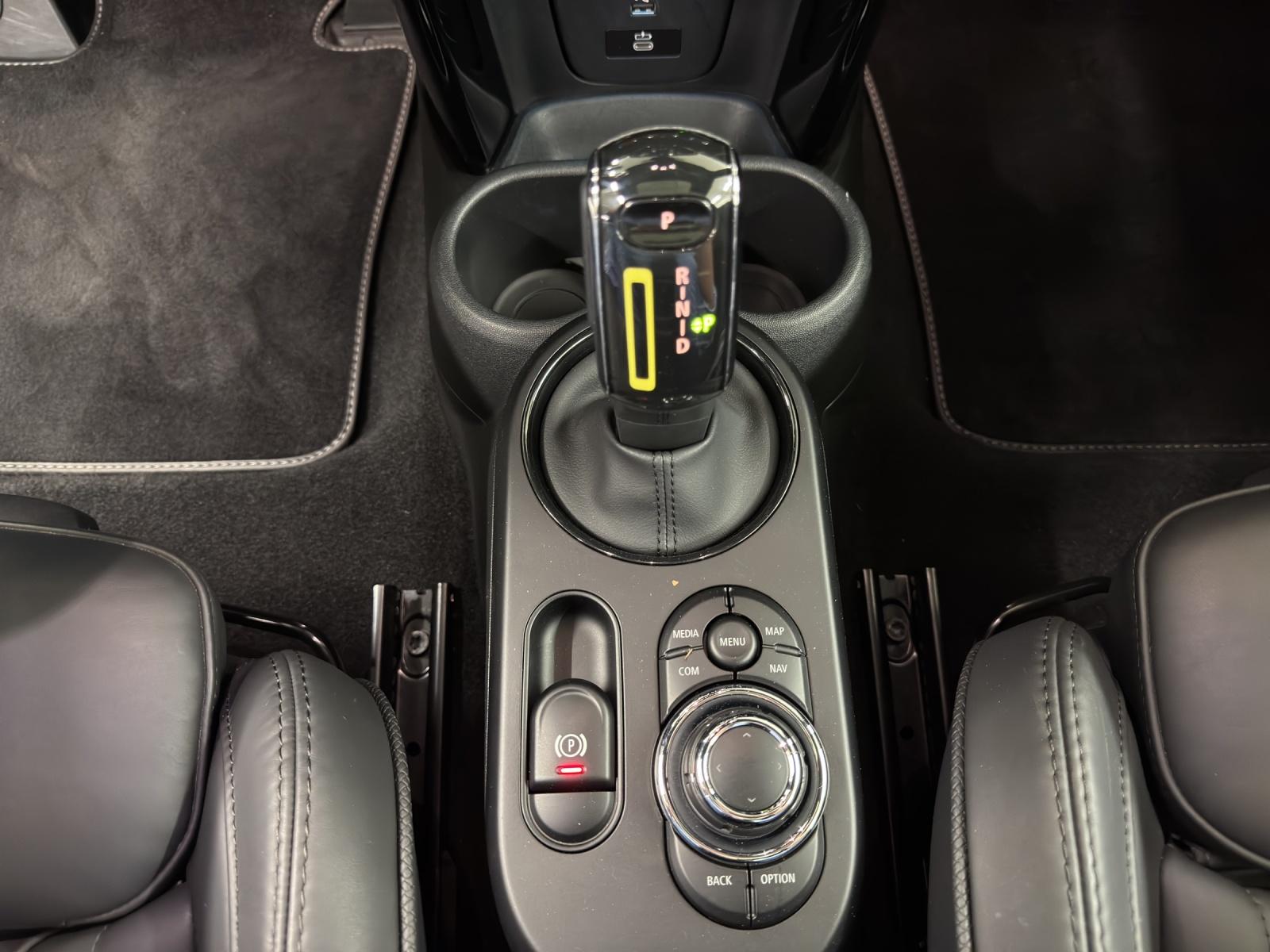 MINI Cooper SE-image-19