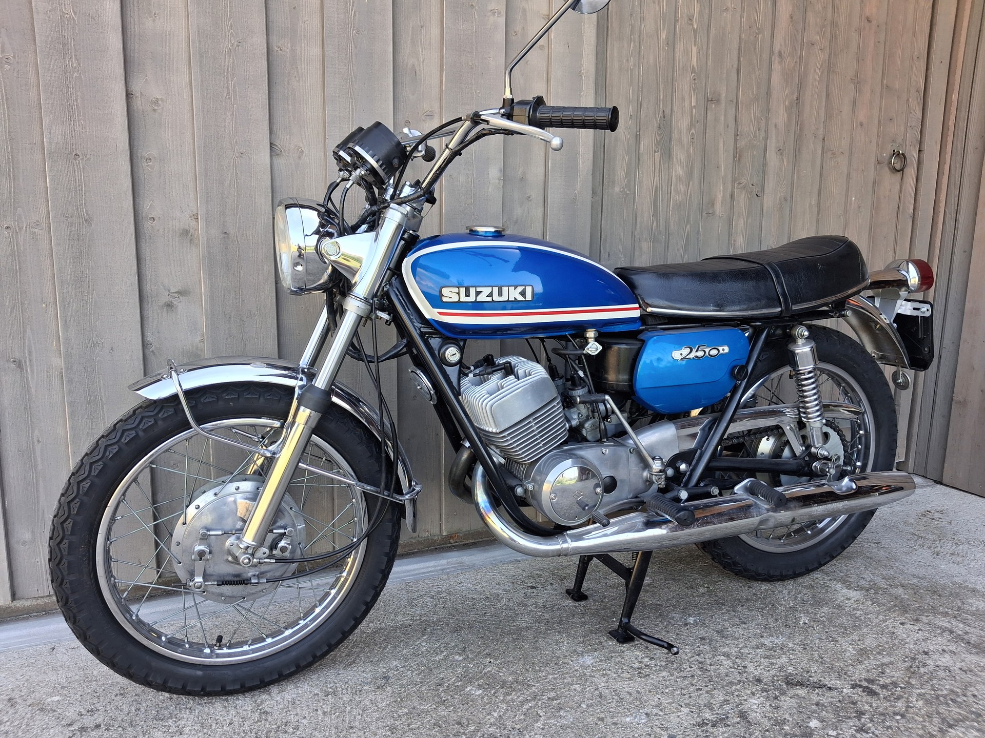 SUZUKI T 250-image-1