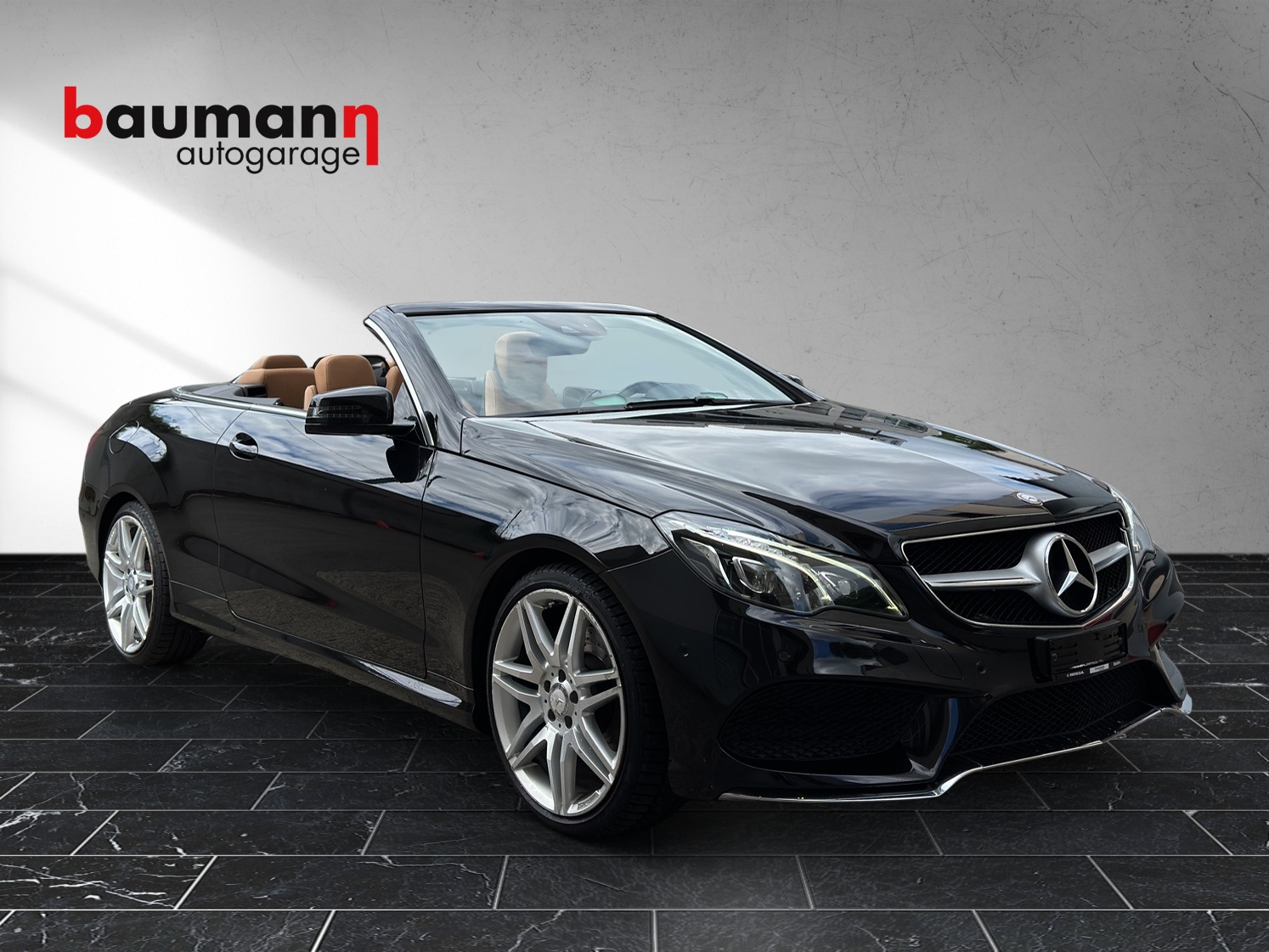 MERCEDES-BENZ E 250 7G-Tronic-showroom-element-1