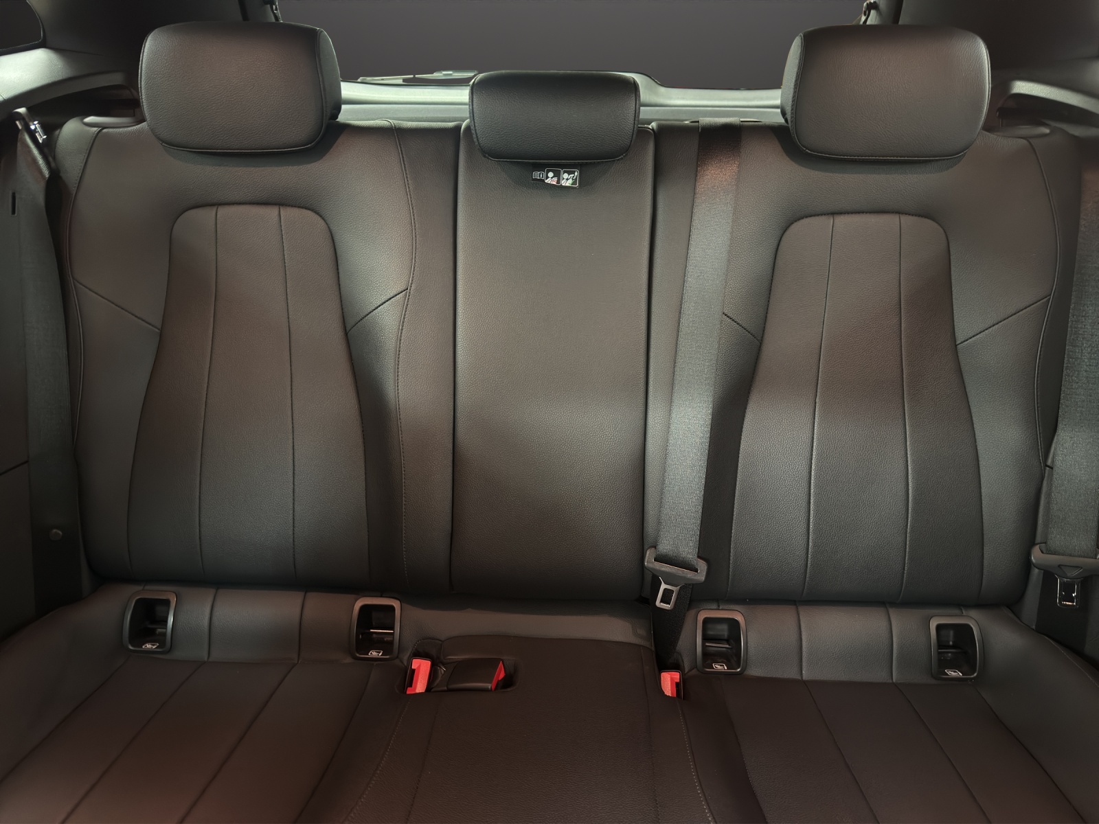 MERCEDES-BENZ GLA 250 Progressive4Matic-image-14