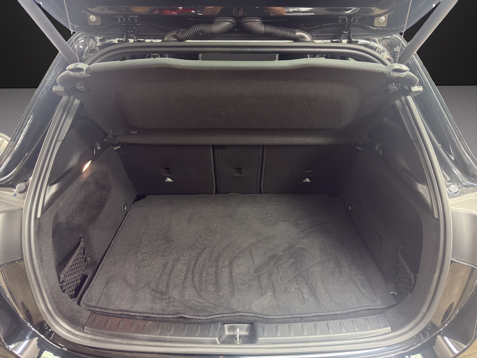 MERCEDES-BENZ GLA 250 Progressive4Matic-image-8