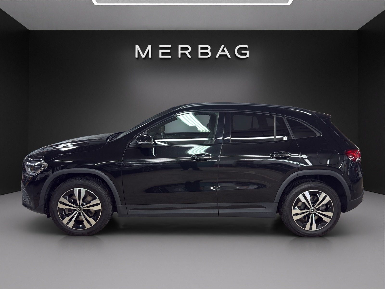 MERCEDES-BENZ GLA 250 Progressive4Matic-image-1
