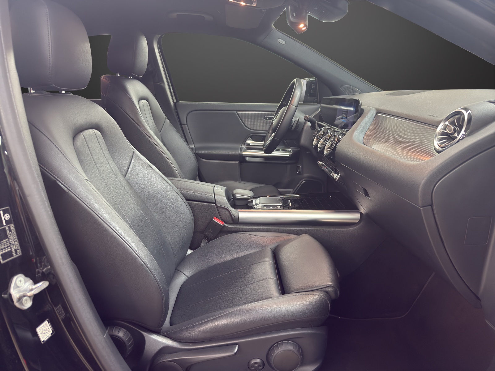 MERCEDES-BENZ GLA 250 Progressive4Matic-image-11