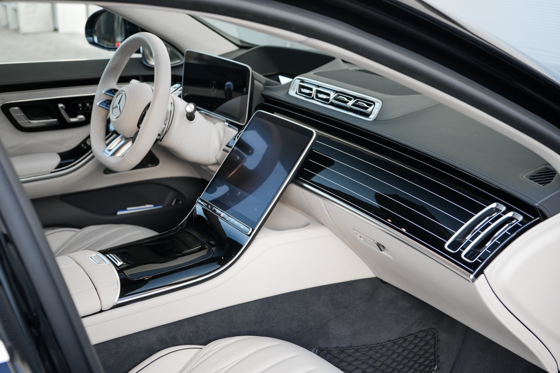 MERCEDES-BENZ S 63 AMG E Performance 4Matic-image-11