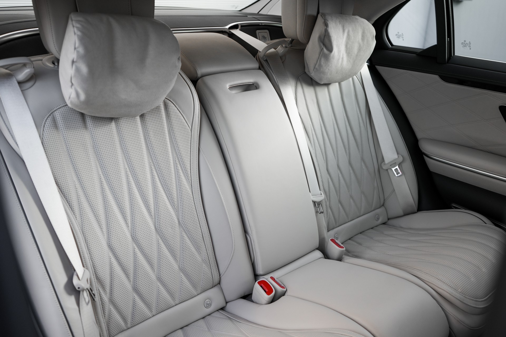 MERCEDES-BENZ S 63 AMG E Performance 4Matic-image-19