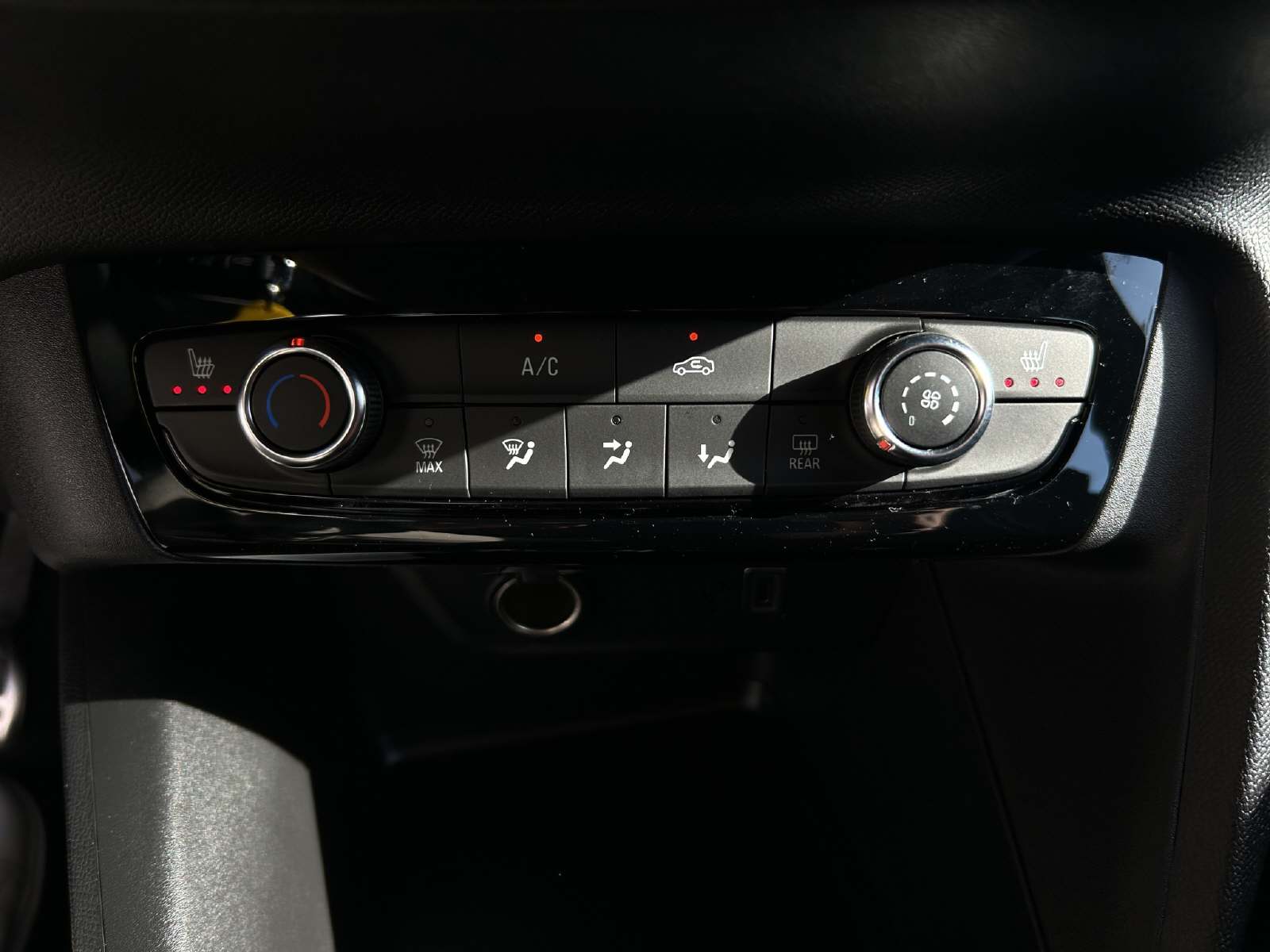 OPEL Corsa 1.2 T Hybrid Viva-image-10