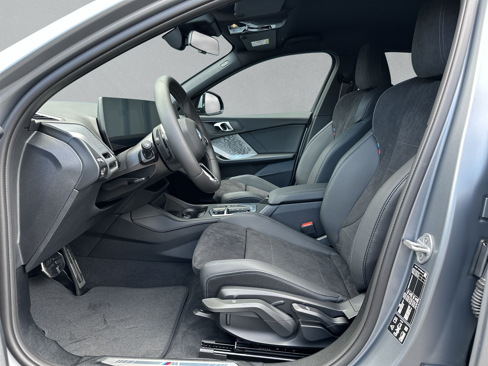 BMW 123 xDrive M Sport Pro Steptronic-image-11