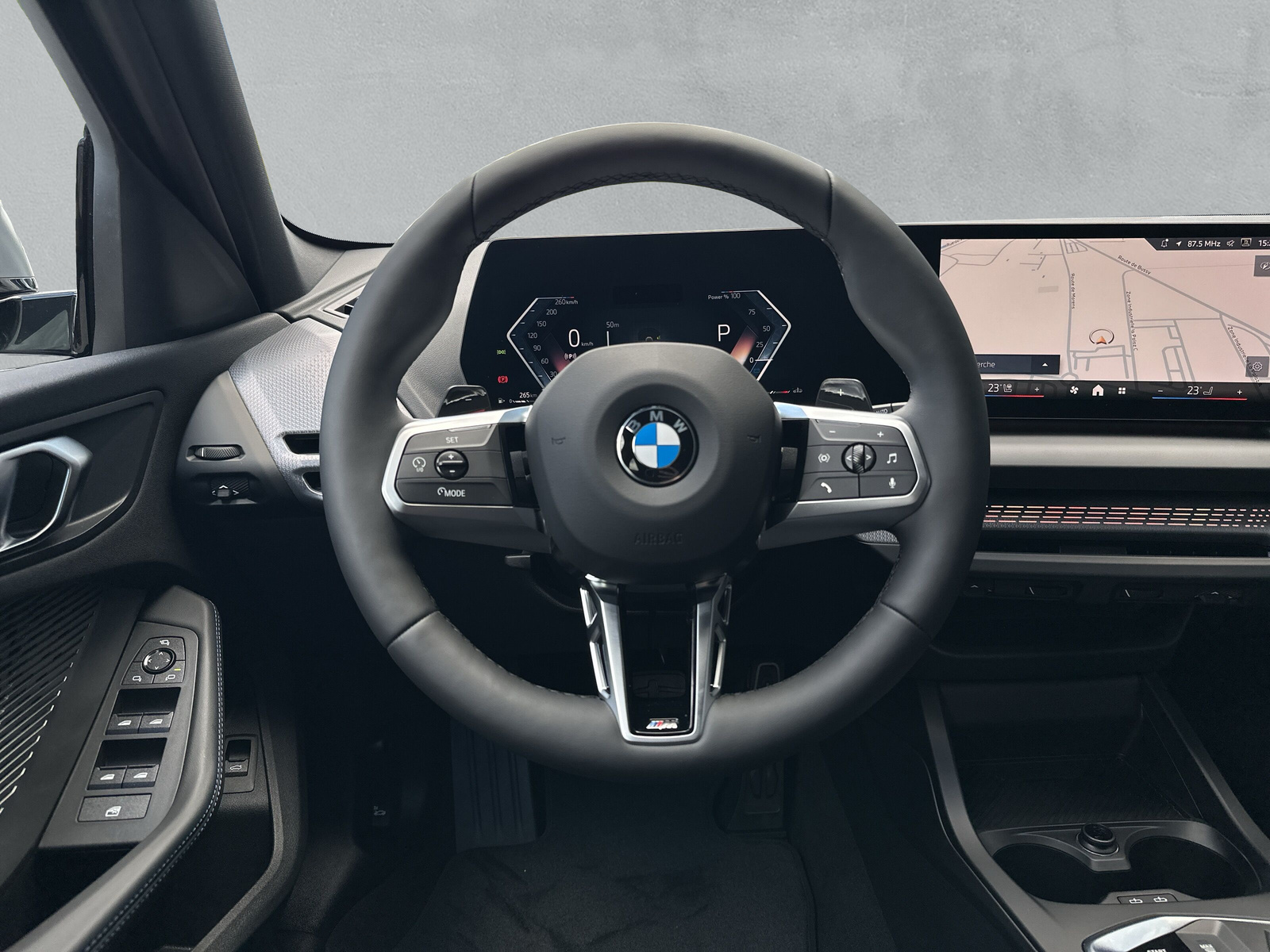 BMW 123 xDrive M Sport Pro Steptronic-image-19