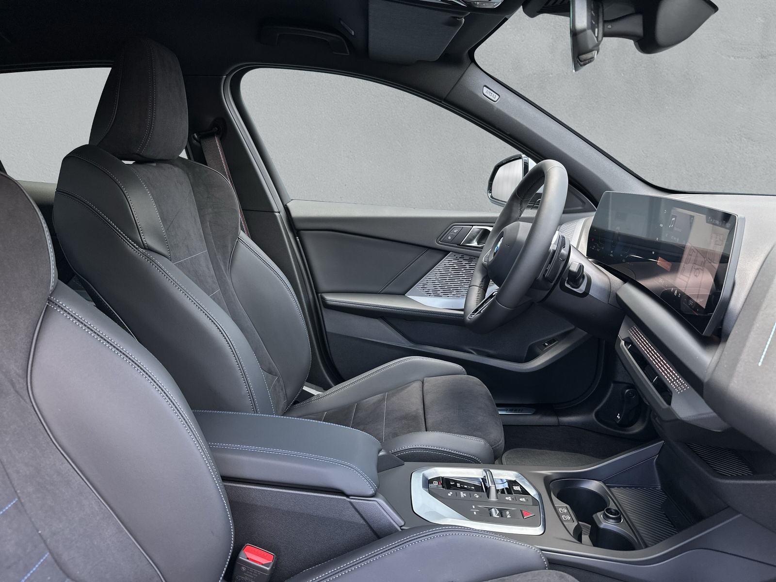 BMW 123 xDrive M Sport Pro Steptronic-image-12