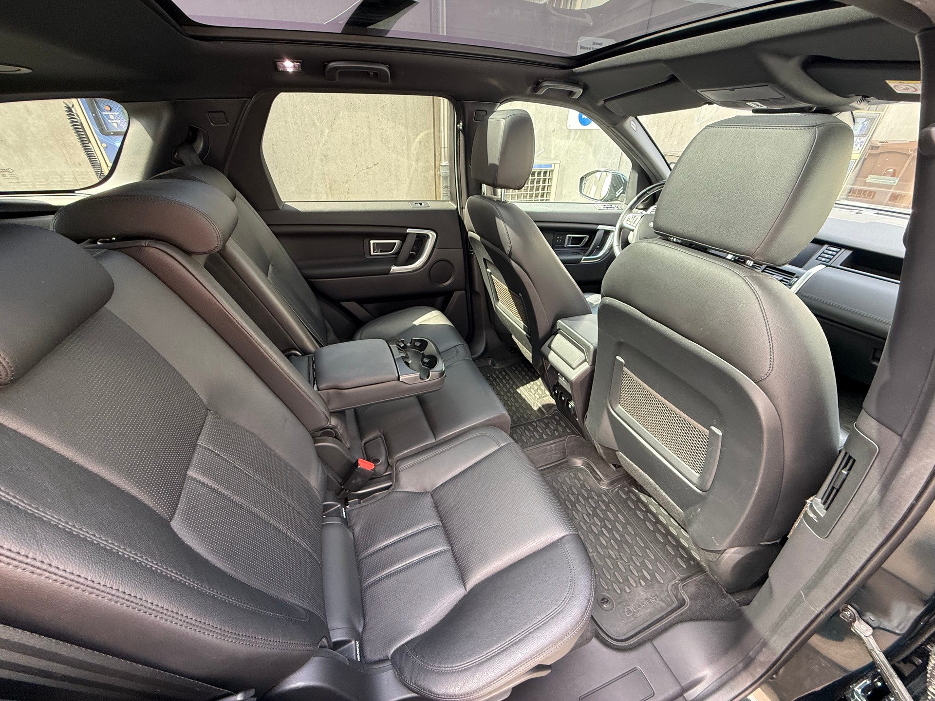 LAND ROVER Discovery Sport 2.0 Si4 HSE Luxury AT9 *Frisch ab MFK *Panoramaglasdach *Elekt. AHK 2000 KG *Spurwechsel Assistent *Keyless-image-14