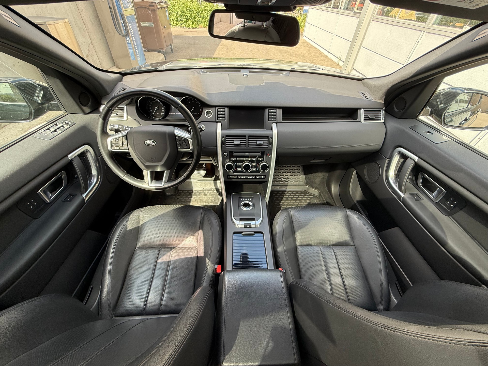 LAND ROVER Discovery Sport 2.0 Si4 HSE Luxury AT9 *Frisch ab MFK *Panoramaglasdach *Elekt. AHK 2000 KG *Spurwechsel Assistent *Keyless-image-11