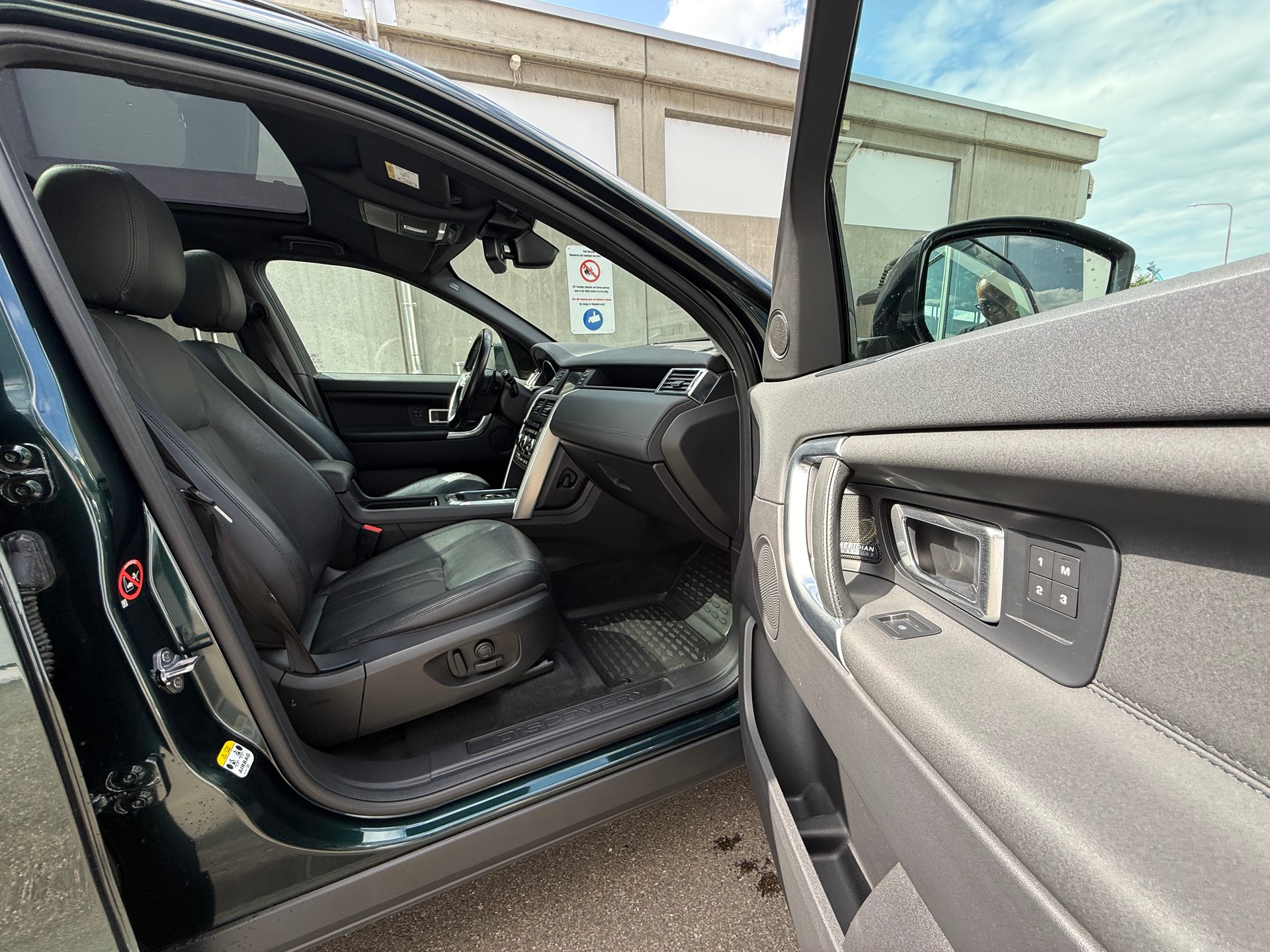 LAND ROVER Discovery Sport 2.0 Si4 HSE Luxury AT9 *Frisch ab MFK *Panoramaglasdach *Elekt. AHK 2000 KG *Spurwechsel Assistent *Keyless-image-15