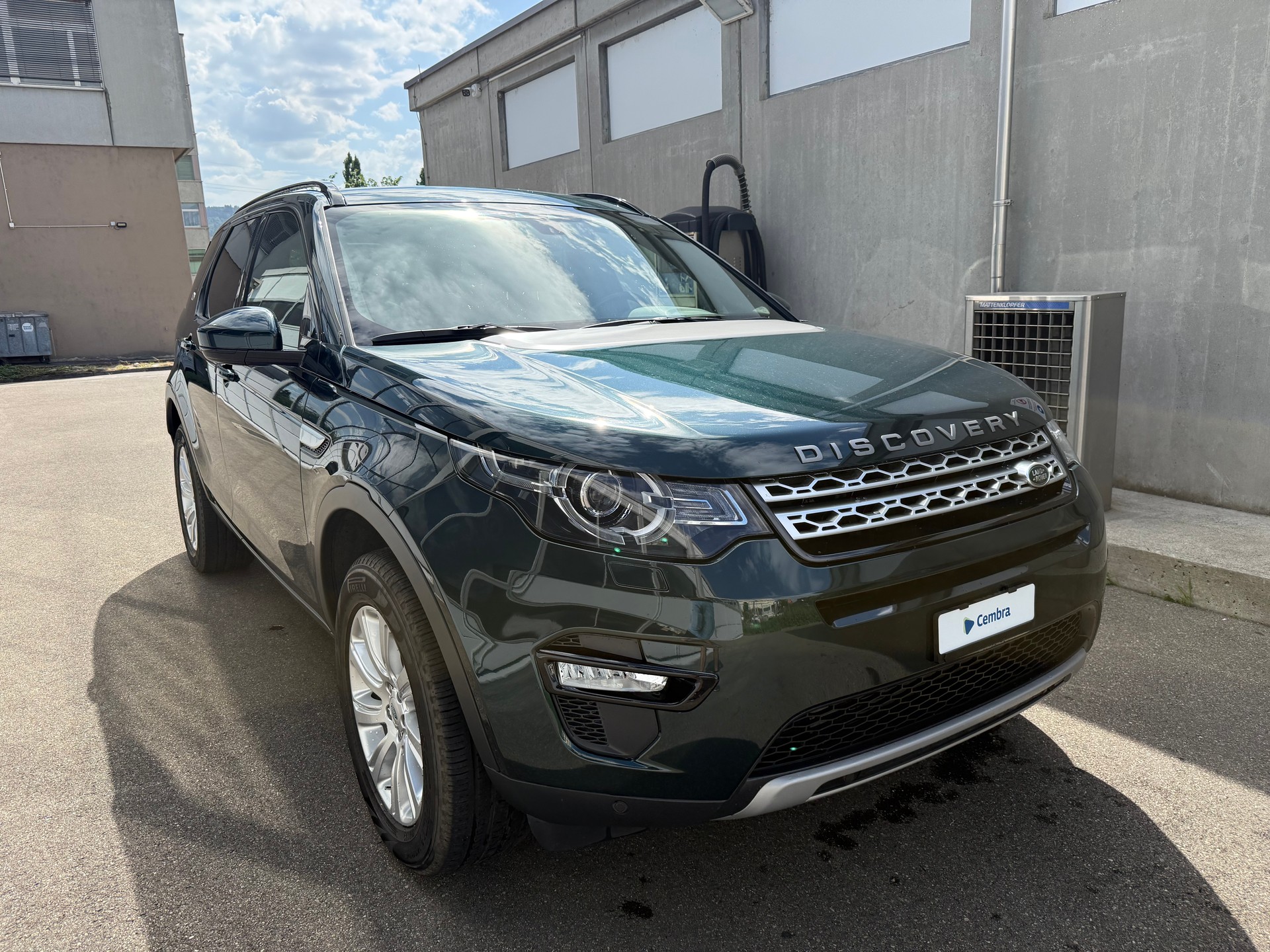 LAND ROVER Discovery Sport 2.0 Si4 HSE Luxury AT9 *Frisch ab MFK *Panoramaglasdach *Elekt. AHK 2000 KG *Spurwechsel Assistent *Keyless-image-1
