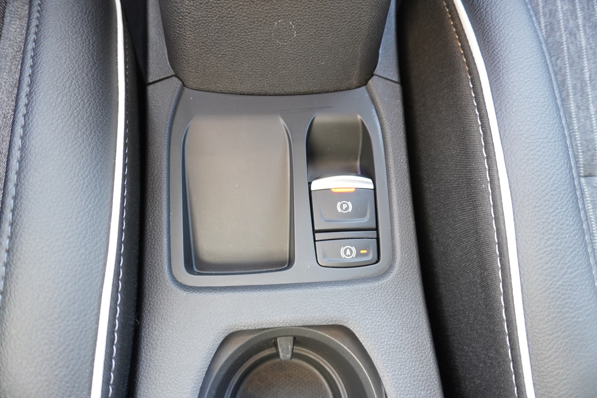 RENAULT Clio 1.6 E-Tech Techno-image-14