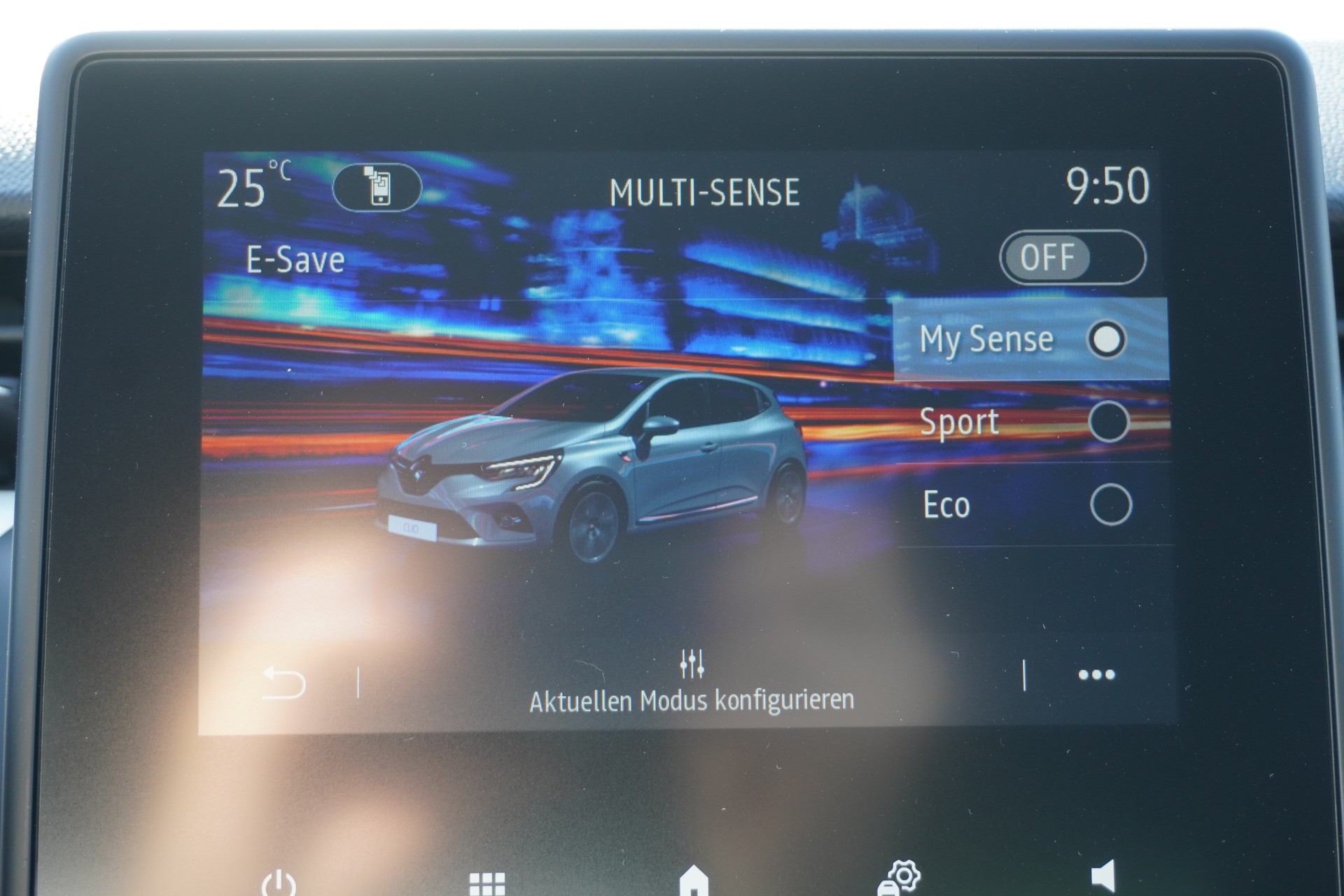 RENAULT Clio 1.6 E-Tech Techno-image-21