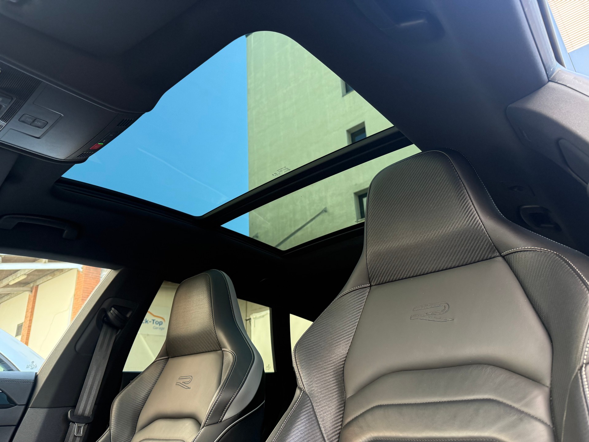VW Arteon SB 2.0 TDI R-Line 4Motion DSG AHK, Panorama, Head-up-image-10