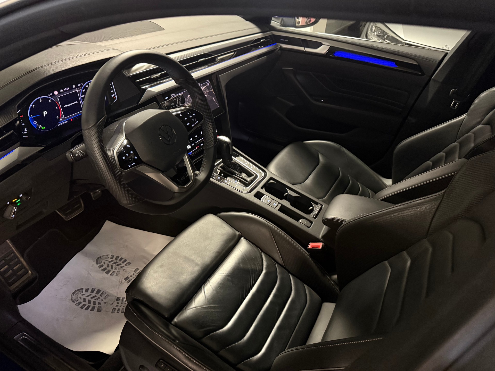VW Arteon SB 2.0 TDI R-Line 4Motion DSG AHK, Panorama, Head-up-image-8