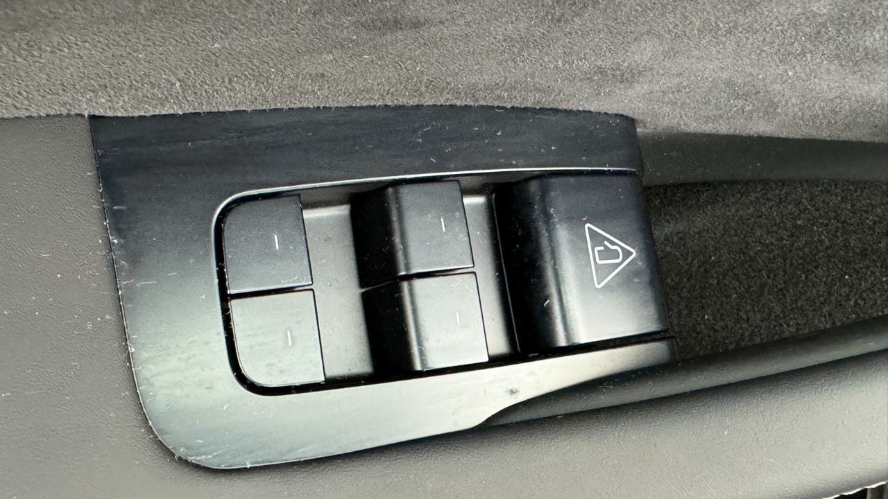 TESLA Model 3 Long Range Dual Motor AWD-image-8