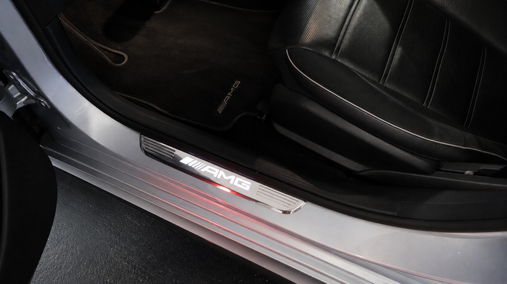 MERCEDES-BENZ AMG E 63 S 4Matic+ Speedshift 9G-TCT-showroom-element-2