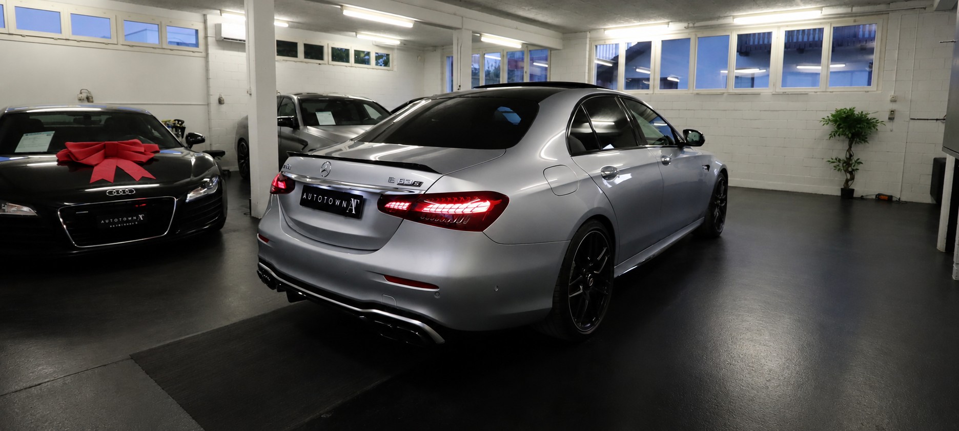 MERCEDES-BENZ AMG E 63 S 4Matic+ Speedshift 9G-TCT-showroom-element-1