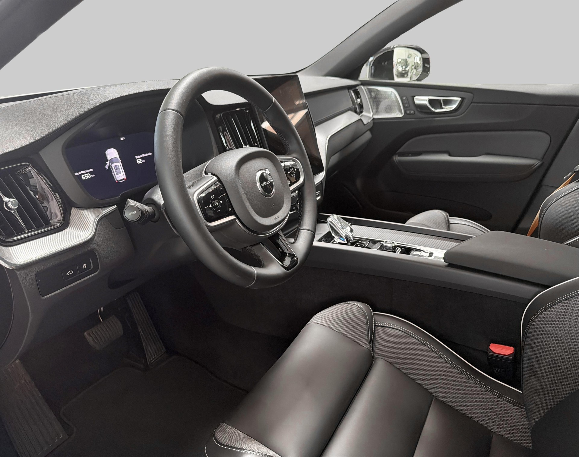 VOLVO XC60 2.0 T8 TE Polestar eAWD-image-7