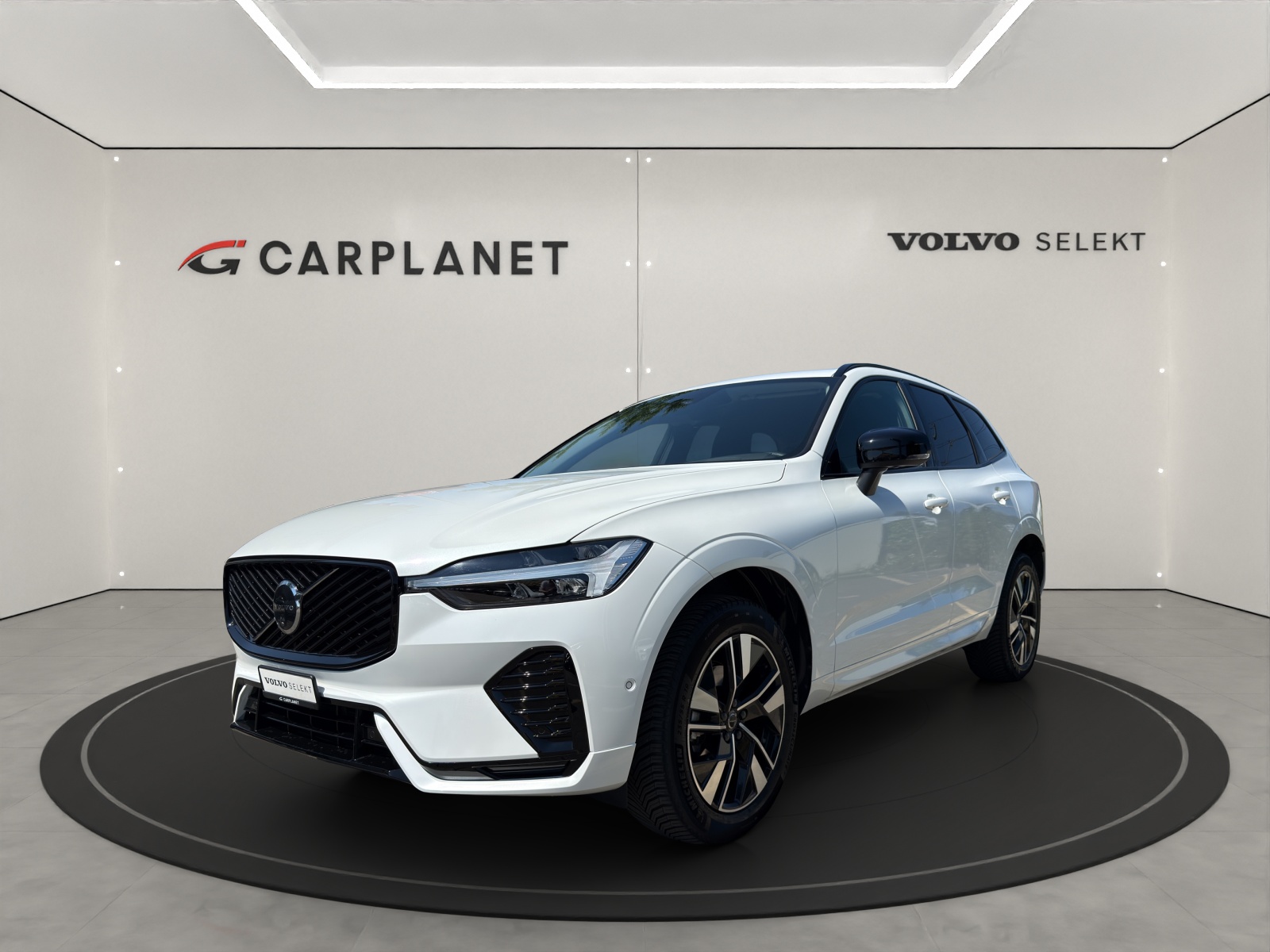 VOLVO XC60 2.0 B5 MH Plus Dark AWD
