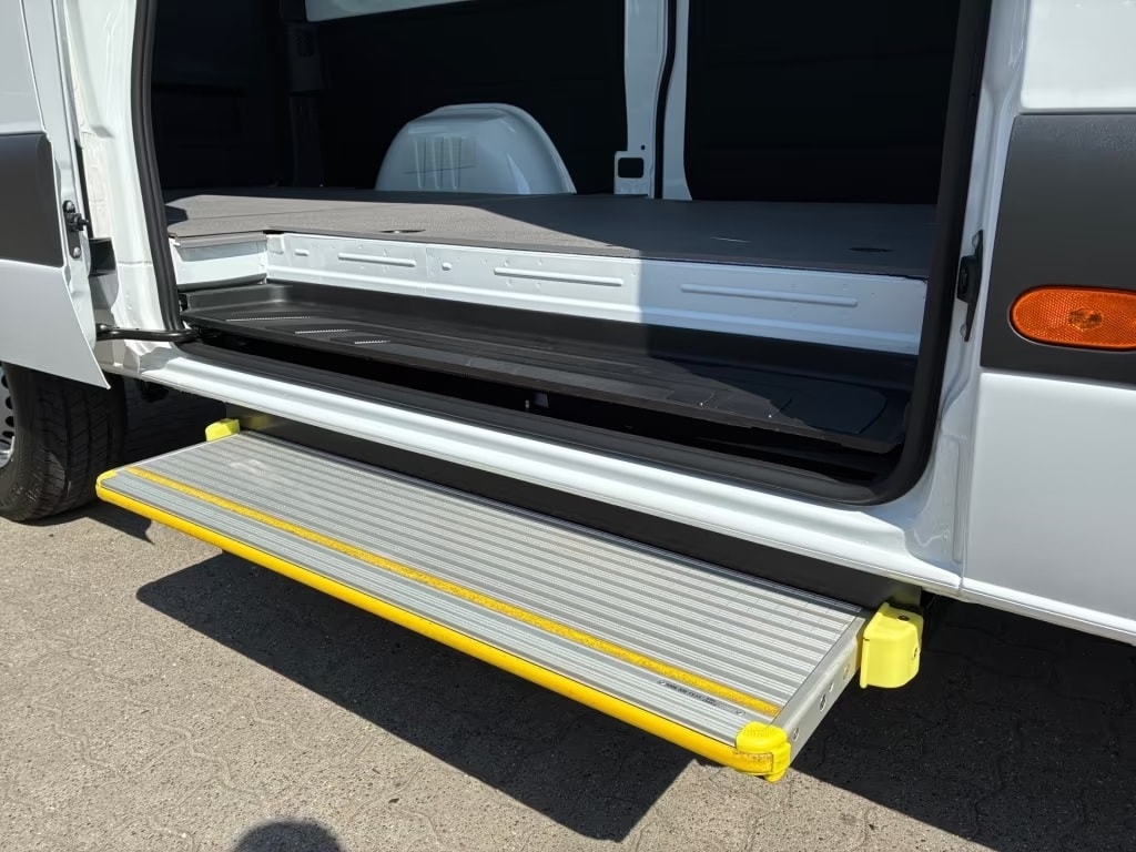 MERCEDES-BENZ Sprinter 319 CDI Lang 9G-TRONIC 4x4-showroom-element-2
