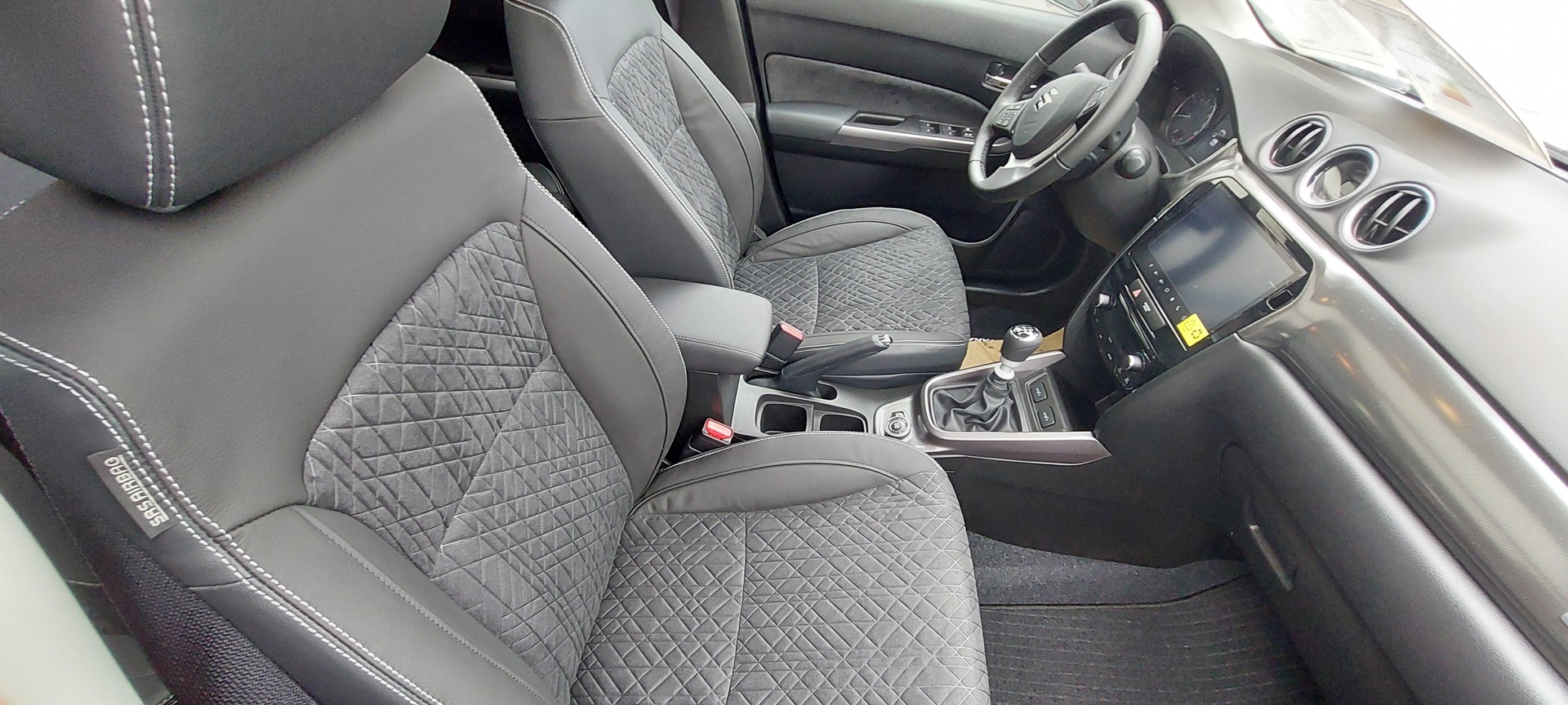 SUZUKI Vitara 1.4 T Compact Top Hybrid 4x4-image-3