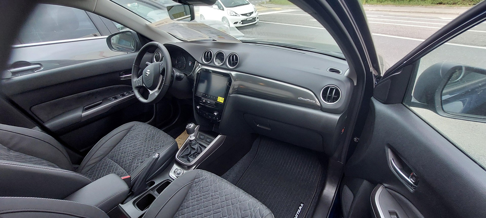 SUZUKI Vitara 1.4 T Compact Top Hybrid 4x4-image-2
