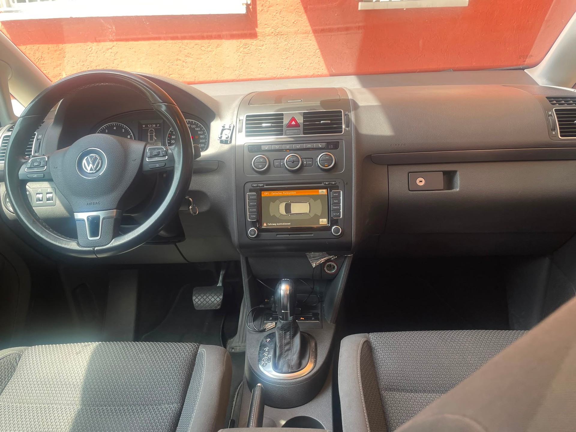 VW Touran 1.4 TSI Team DSG-image-9