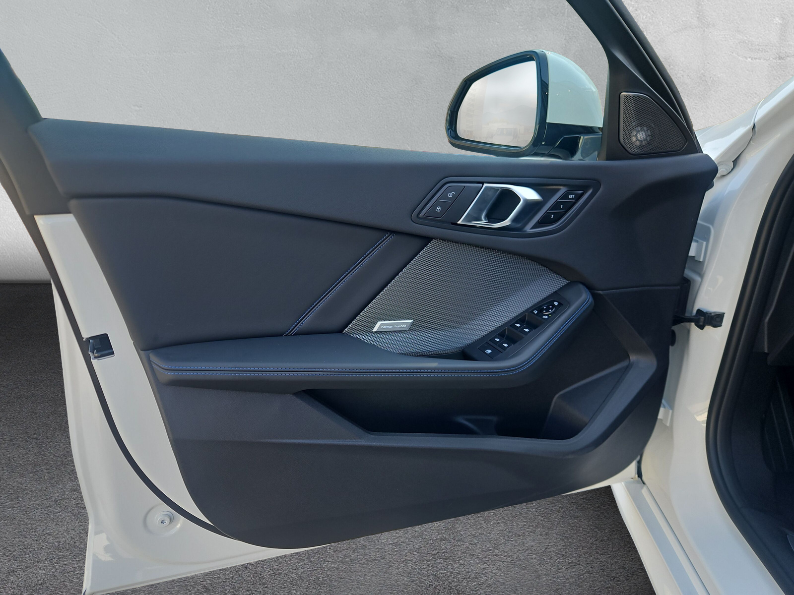 BMW 123 xDrive M Sport Steptronic-image-21