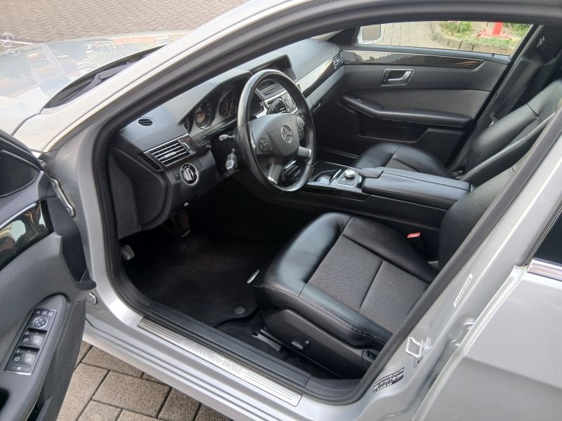 MERCEDES-BENZ E 220 CDI BlueEfficiency Avantgarde 7G-Tronic-image-4