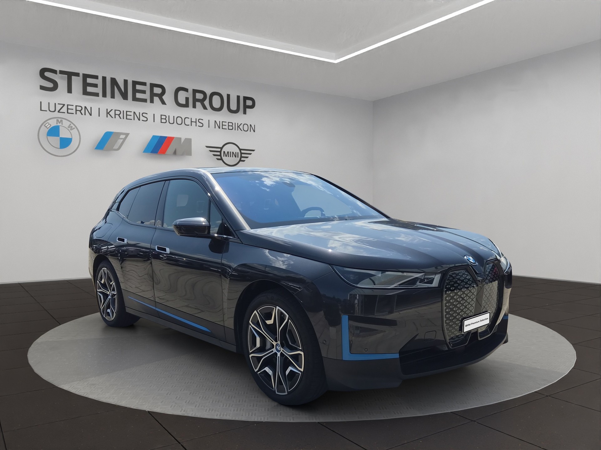 BMW iX xDrive50-showroom-element-3