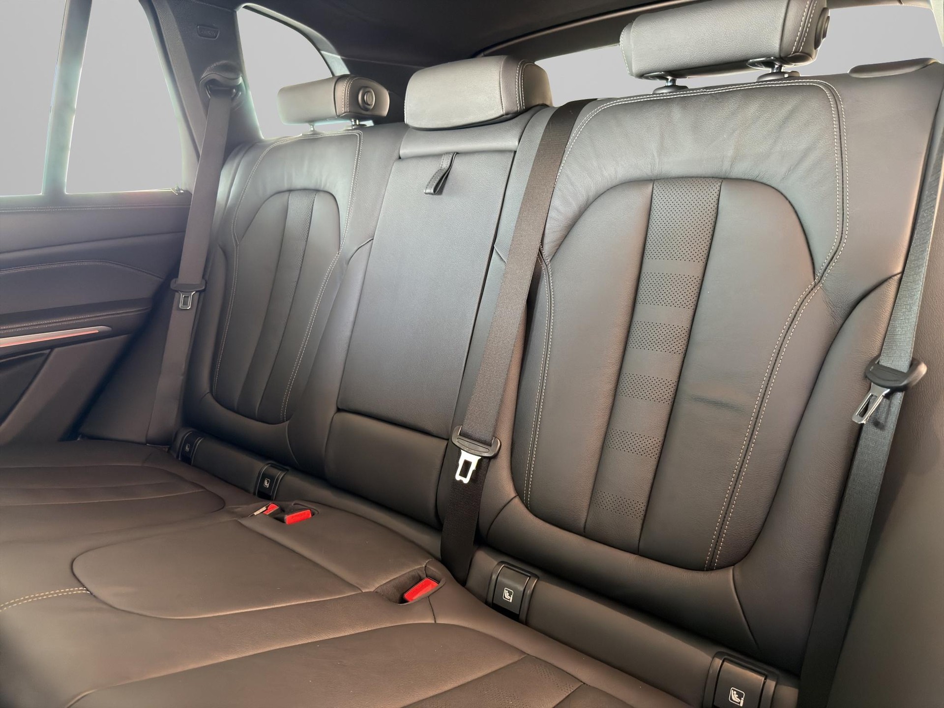 BMW X5 xDrive M50d-image-11
