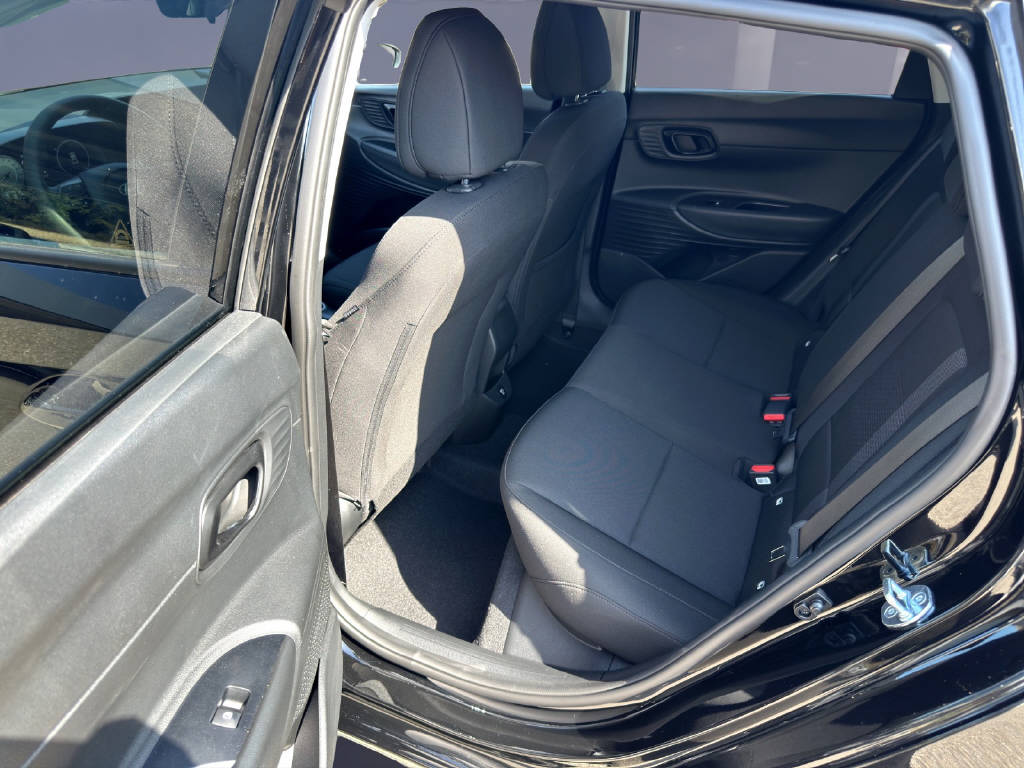 HYUNDAI i20 1.0 T-GDi Amplia Safe Tec GO!-image-10
