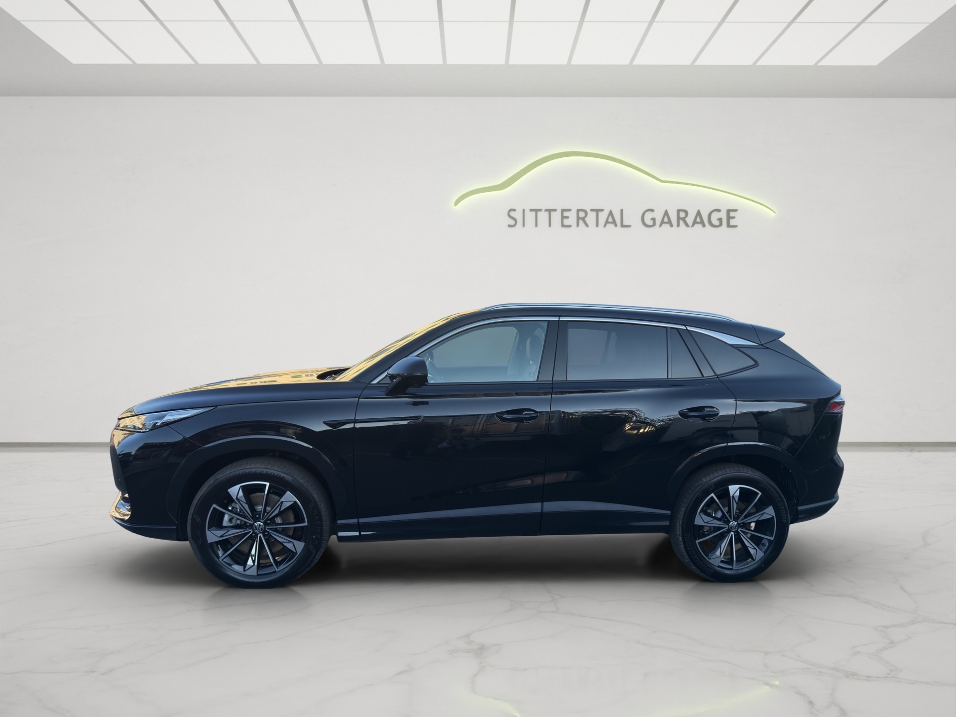 MG HS 1.5 T HEV Luxury-showroom-element-2