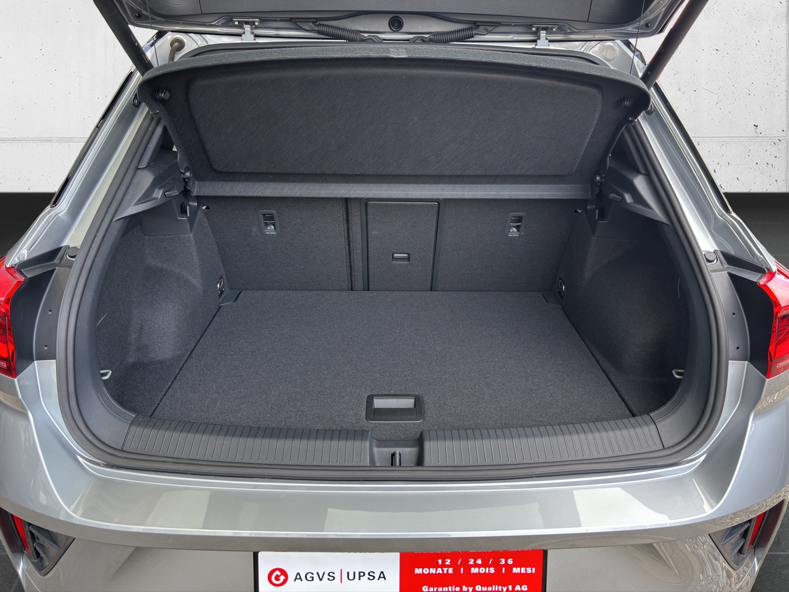 VW T-Roc 2.0 TSI R-Line DSG 4Motion mit AHK, Standheizung, Leder mit Memory-image-7