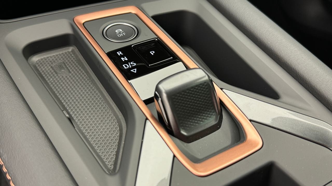 CUPRA Formentor 1.5 e-HYBRID pHEV VZ Black Edition-image-10