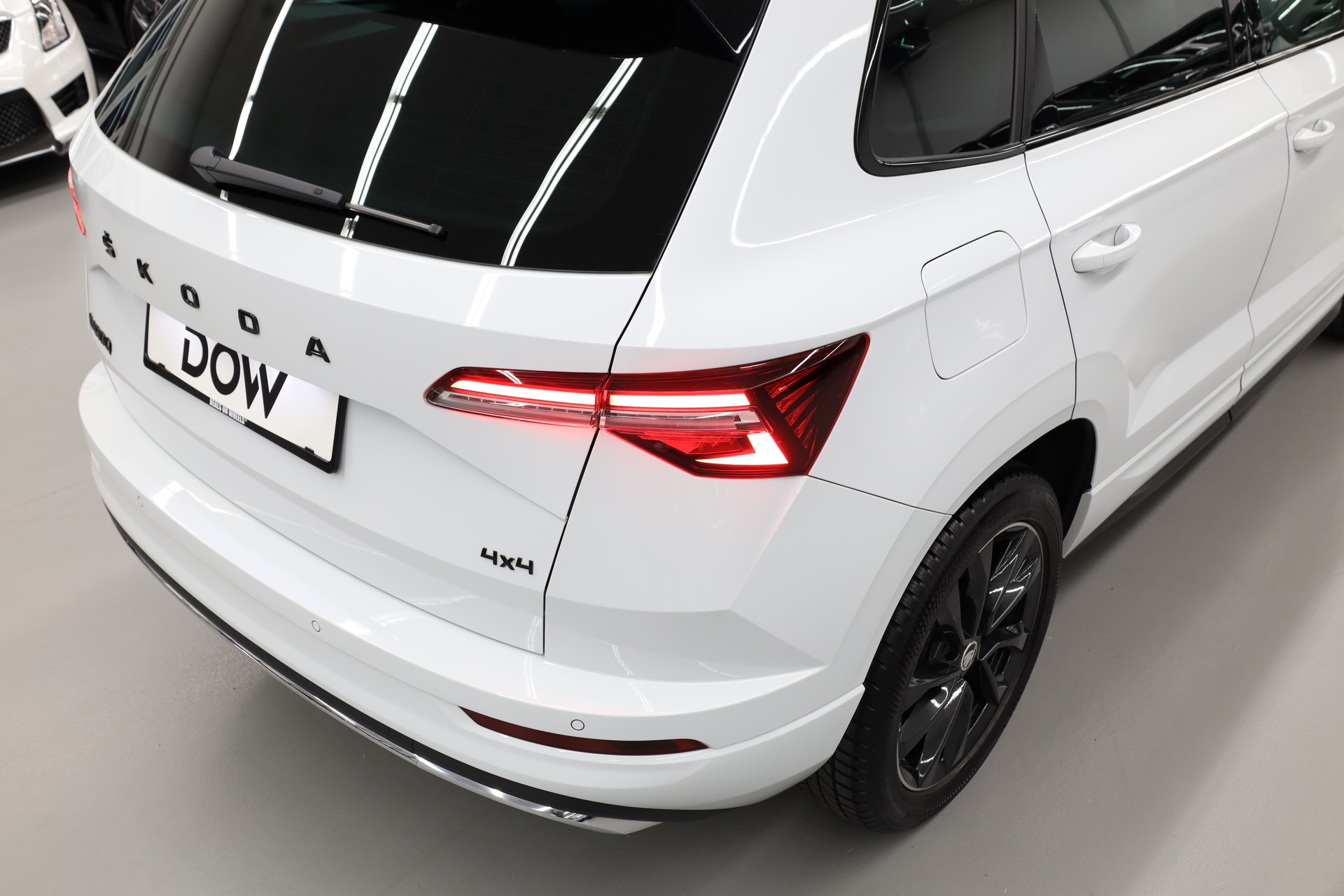 SKODA Karoq 2.0 TSI SportLine 4x4 DSG-image-9