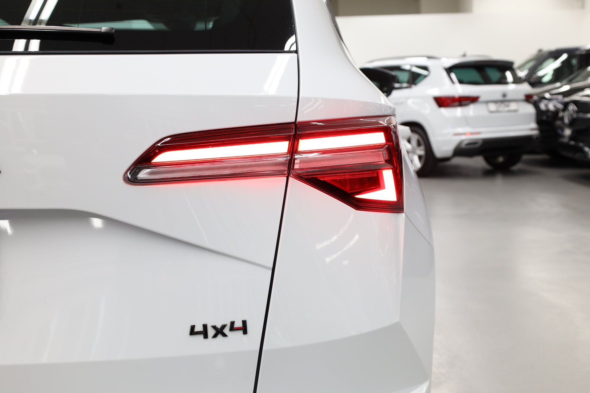 SKODA Karoq 2.0 TSI SportLine 4x4 DSG-image-10