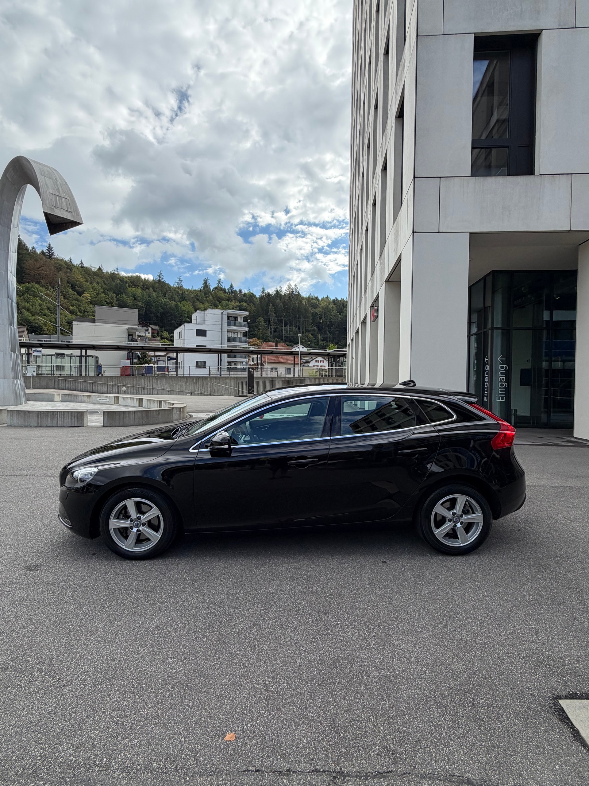 VOLVO V40 D2 Powershift-showroom-element-2