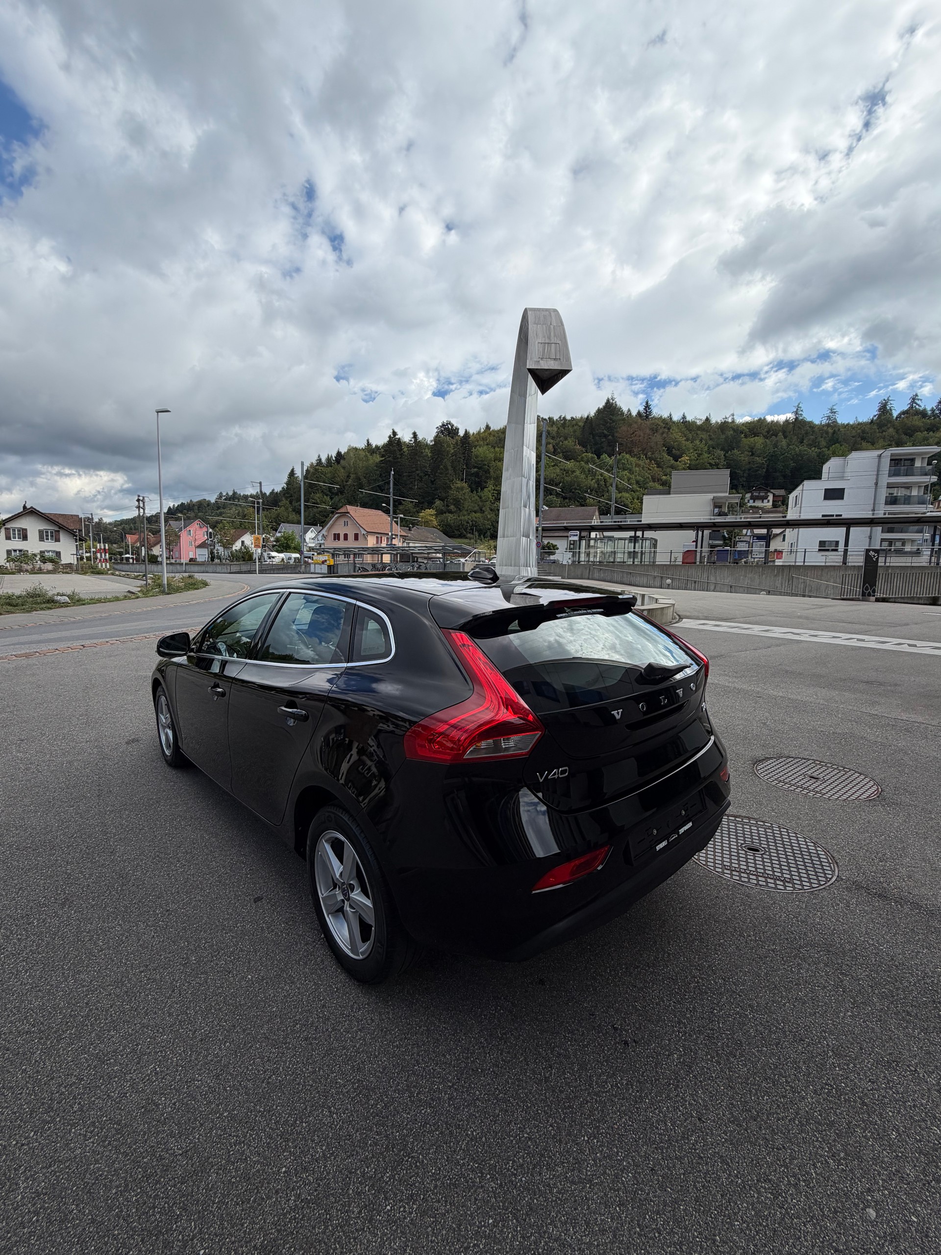 VOLVO V40 D2 Powershift-showroom-element-3