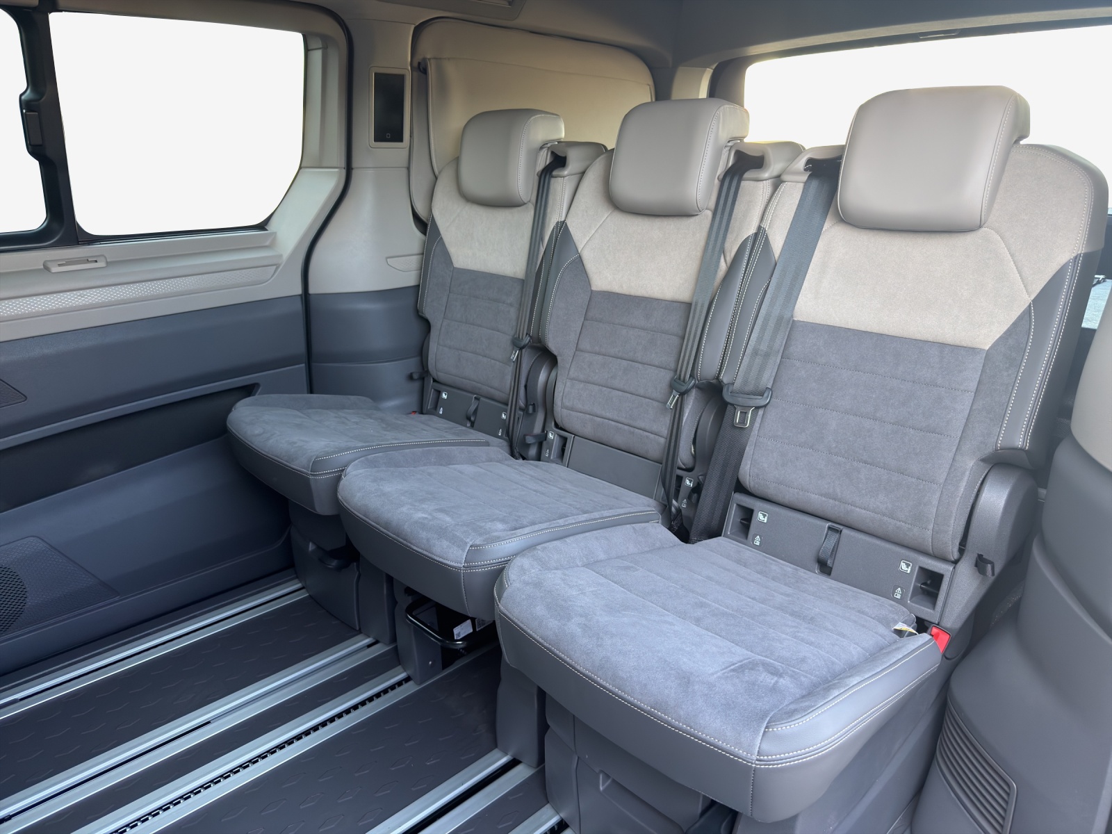 VW California 2.0 TDI Beach Tour-image-11