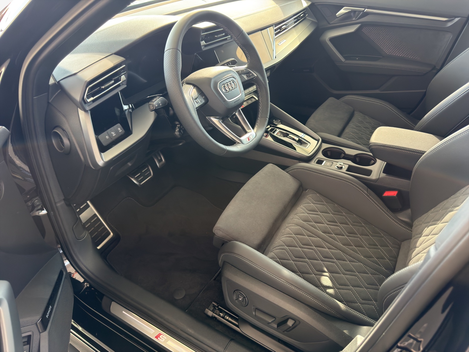 AUDI A3 Sportback TFSI e 200 kW S line Attraction S tronic-image-7