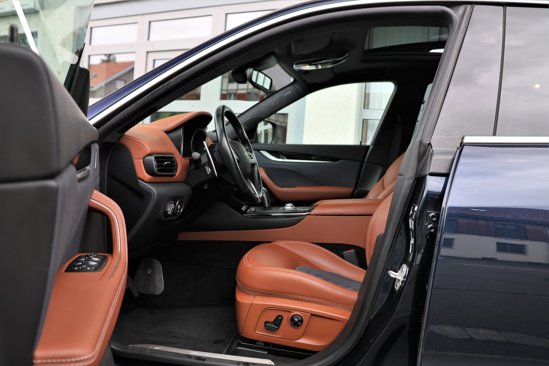 MASERATI Levante D 3.0V6 GranLusso-image-9