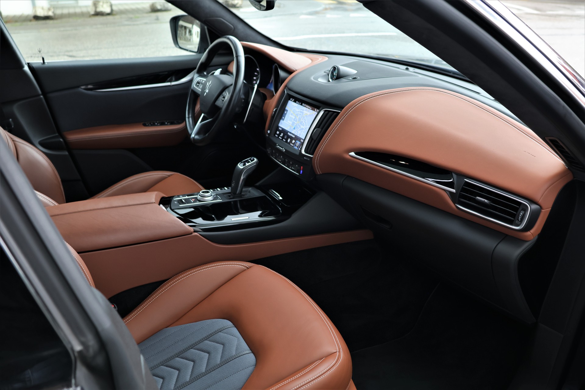 MASERATI Levante D 3.0V6 GranLusso-image-18